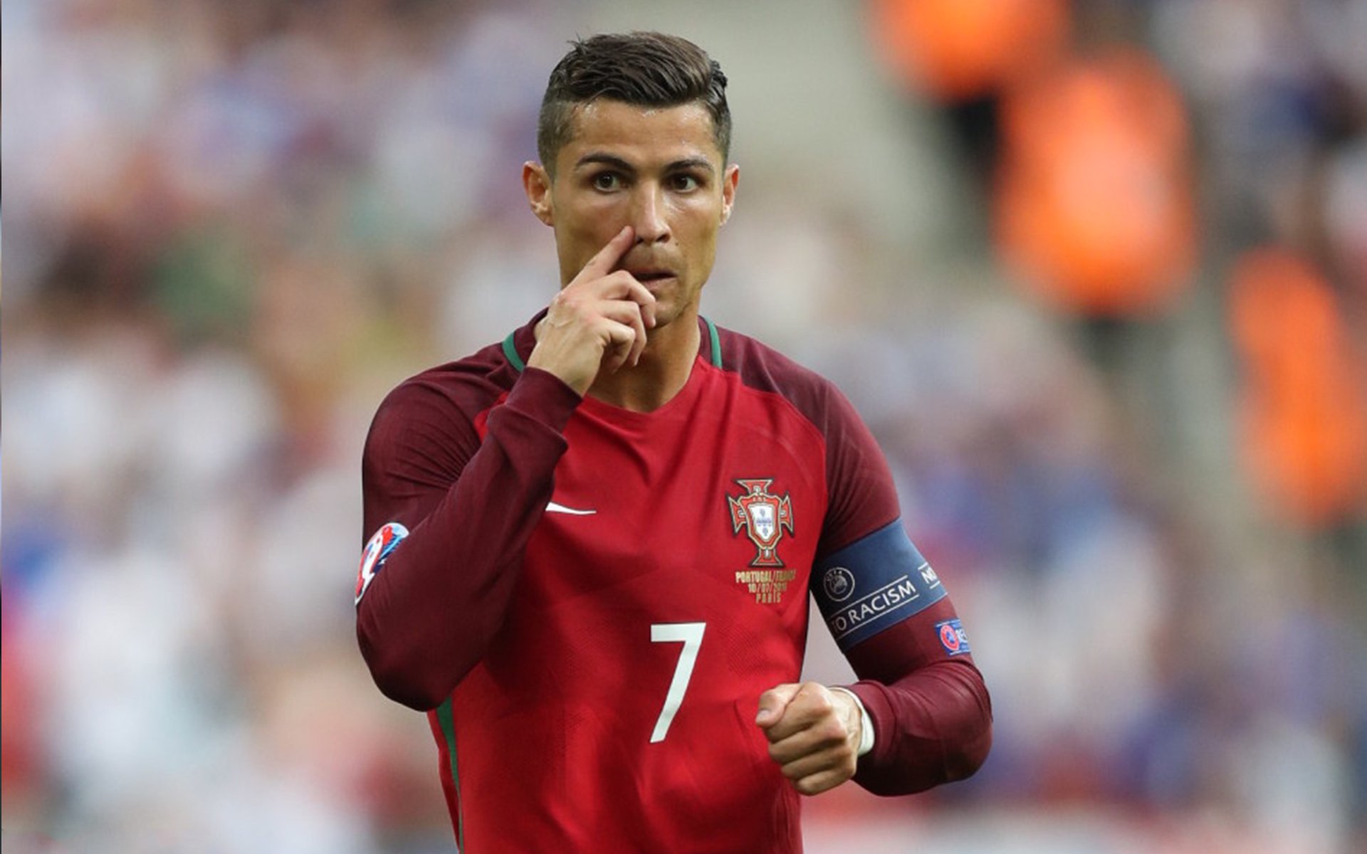 东亚杯国足惨败 球迷发声要求改革，中国足球东亚杯