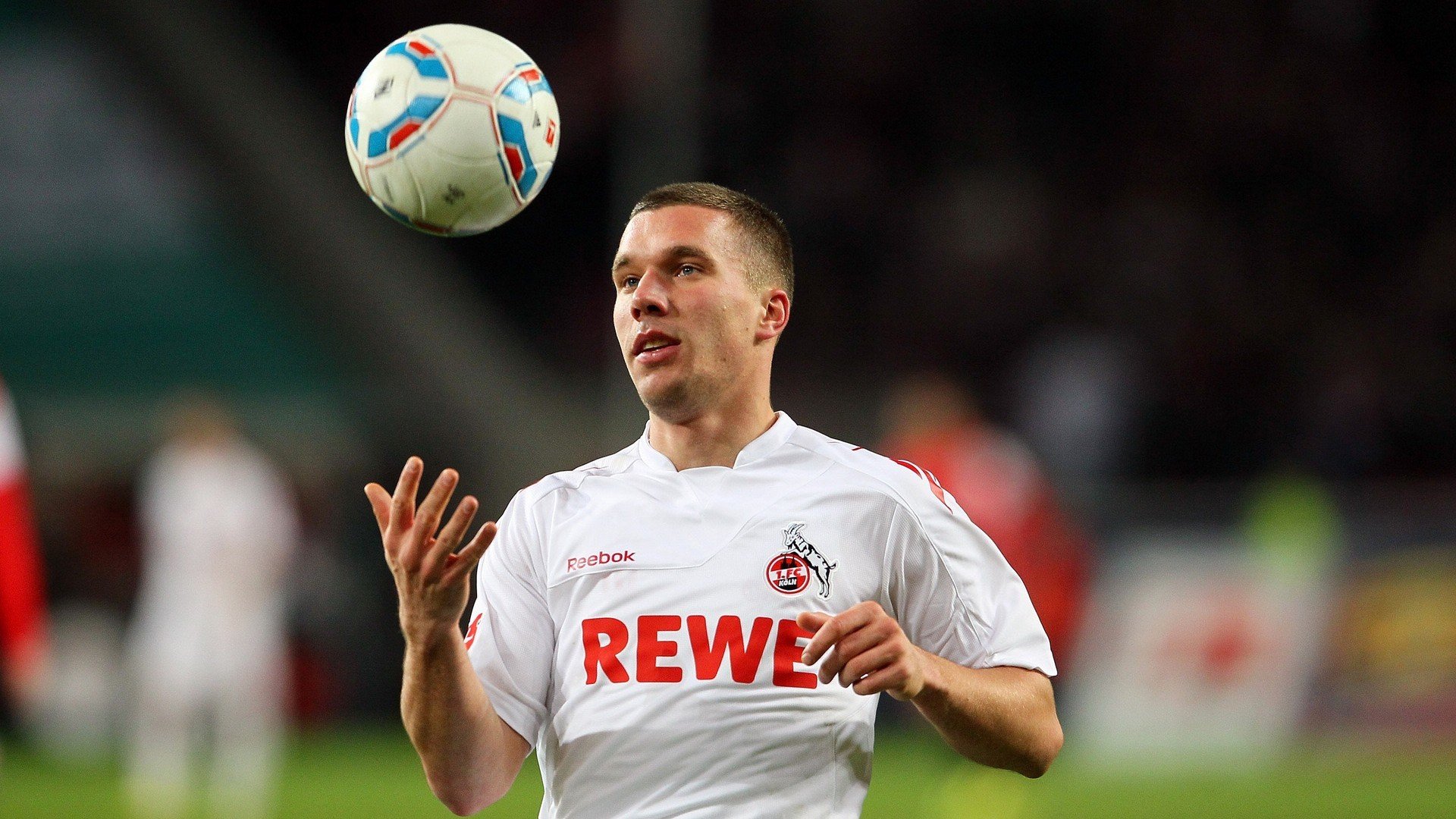 英超争冠大战:逆风翻盘的经典瞬间,英超争顶成功率